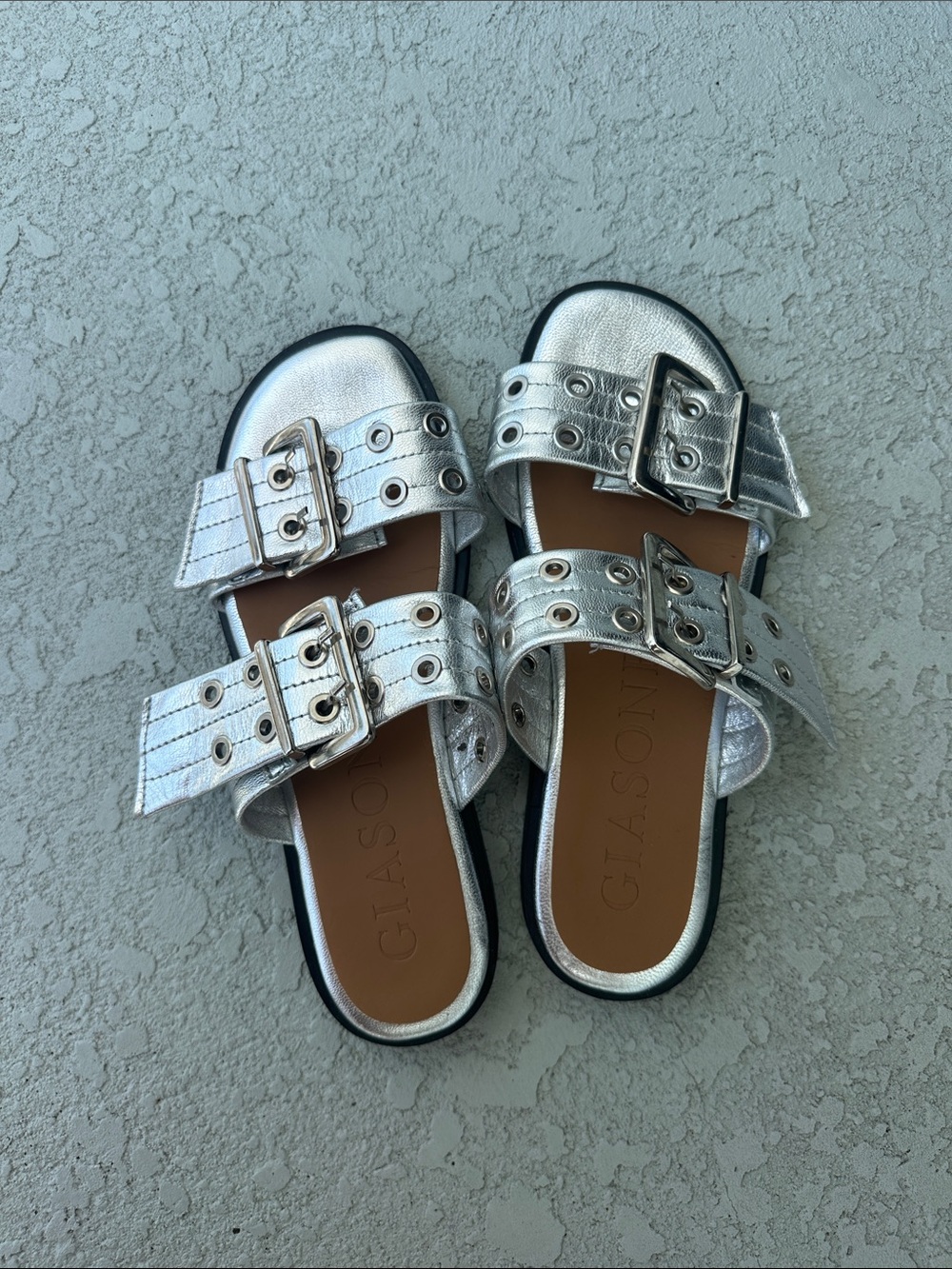 GIASONE Metallic Silver Double Buckle Leather Sandals